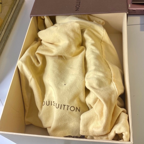 LOUIS VUITTON SHOES WITH BOX AND DASH BAG - Picture 5 of 6